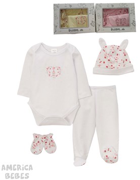 SET AJUAR 4 PIEZAS ALGODON ESTAMPADO CUPCAKES PARA BEBA CONTIENE RANITA BODY MANGA LARGA GORRO CON OREJITAS Y ESCARPINES. RUABEL