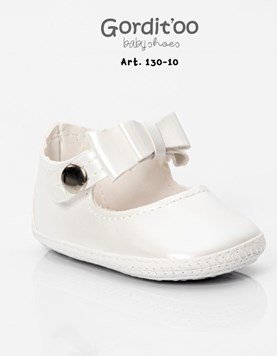 Zapato beba perlado liso con moño doble.Gorditoo