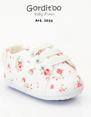 ZAPATILLA LIBERTY FLORES EN TONOS ROJOS MOÑO TALON. GORDITOO
