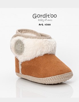 Bota doble abrojo suela con corderito + escudo.Gorditoo