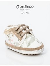 ZAPATILLAS BEBA FLORES BEIGE+VOLADITO DORADO. GORDITOO 