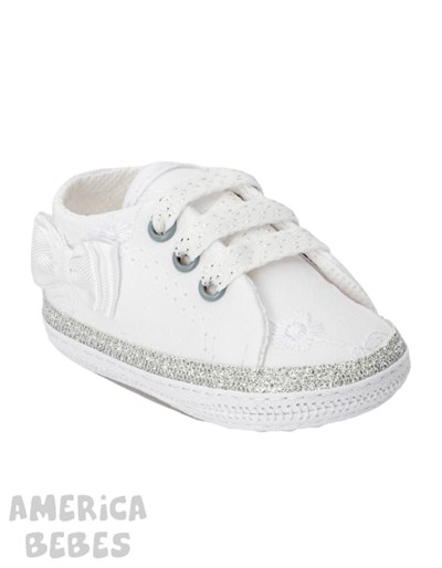 ZAPATILLA BBA BRODERIE BLANCO CON MOÑO Y CORAZON EN PLATA GORDITOO