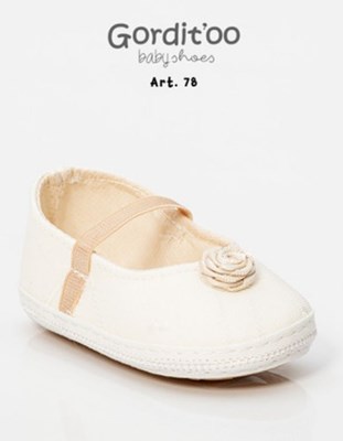 ZAPATITO TIPO BALERINA BEIGE PARA BEBA CON DETALLE FLORES ROCOCO SUELA BADANA Y VINCHA GORDITOO