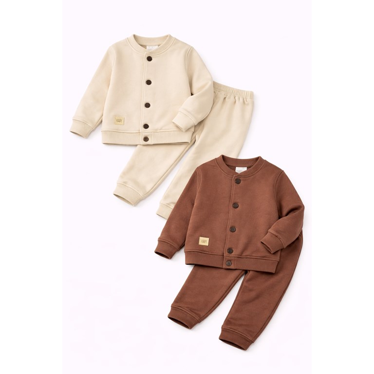 CONJUNTO DE FRISA PARA BEBE.  PANTALON Y CAMPERITA CON BOTONES. YABY