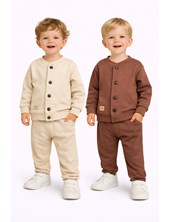 CONJUNTO DE FRISA PARA BEBE.  PANTALON Y CAMPERITA CON BOTONES. YABY