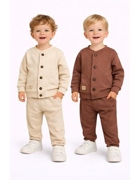 CONJUNTO DE FRISA PARA BEBE.  PANTALON Y CAMPERITA CON BOTONES. YABY