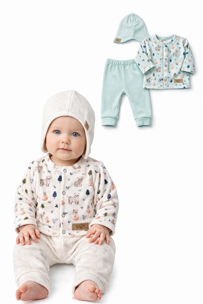 AJUAR 3 PIEZAS DE PLUSH, SAQUITO ESTAMPADO, PANTALON Y GORRO LISO. YABY