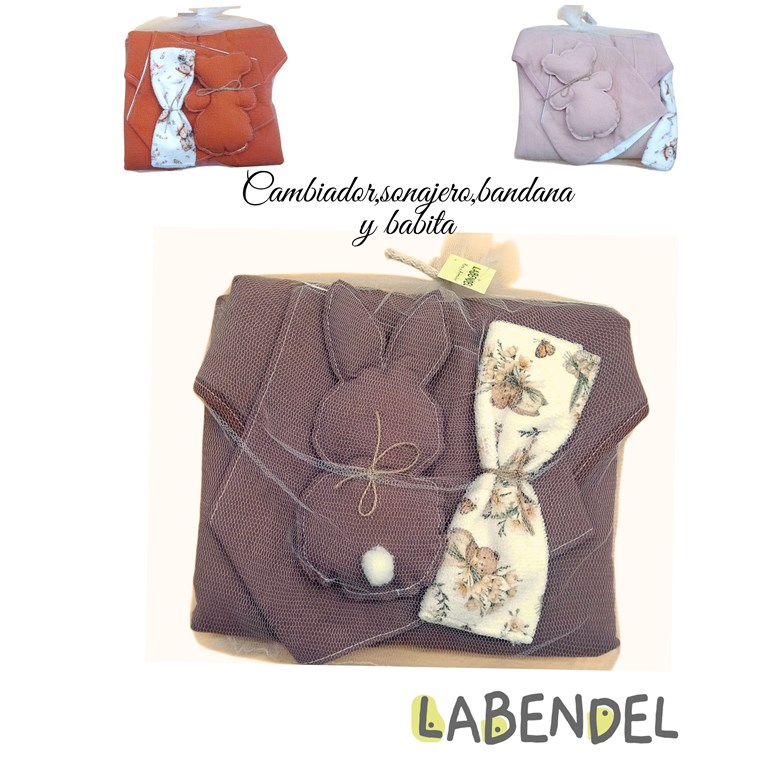Set Tusor cambiador, babita, babero bandana y sonajero. Labendel