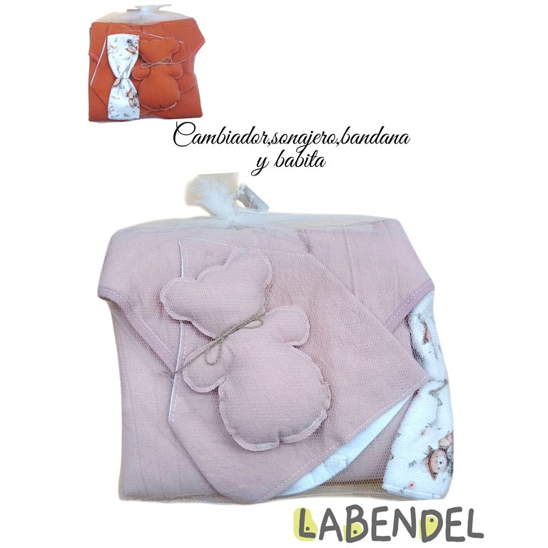 Set Tusor cambiador, babita, babero bandana y sonajero. Labendel