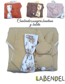 Set Tusor cambiador, babita, babero bandana y sonajero. Labendel