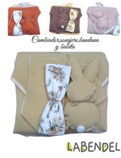 Set Tusor cambiador, babita, babero bandana y sonajero. Labendel