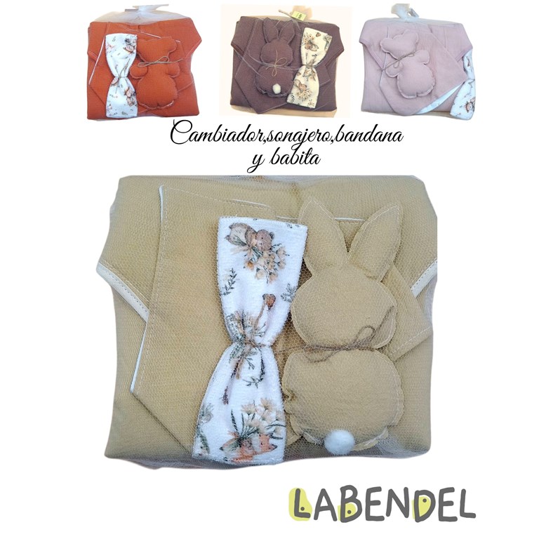 Set Tusor cambiador, babita, babero bandana y sonajero. Labendel