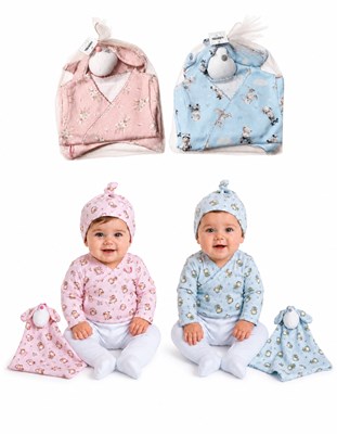 Set presentado con tul: 4 piezas: Batita + Medio osito + Gorrito + Muñeco de apego. Labendel