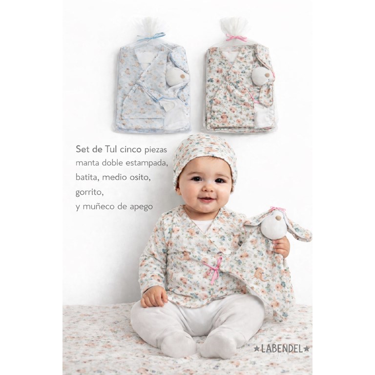Set de tul 5 piezas: manta interlock doble estampada + batita+ medio osito+ gorrito+muñeco de apego