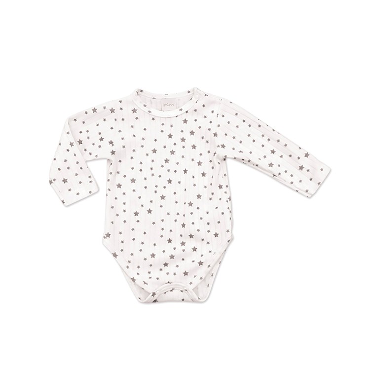 VESTIDO PLUMETI PARA BEBA, CON VOLADO EN MANGA Y PUNTILLA. INCLUYE BOMBACHA. PILIM