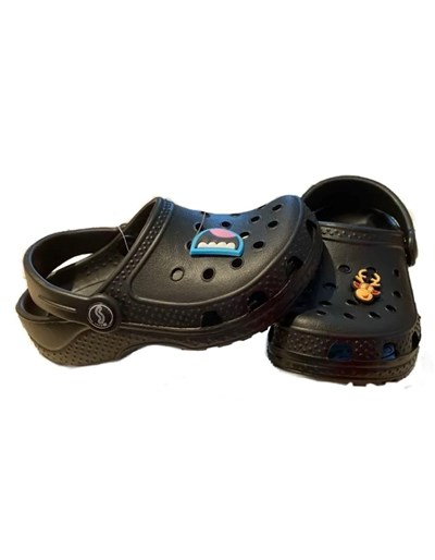 SUECO NEGRO DE GOMA CON PINS SEAWALK